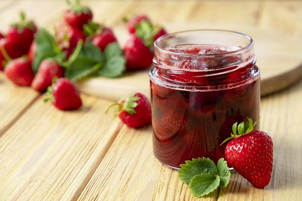 Comment réaliser une confiture de fraises maison avec une teneur réduite en sucre?
