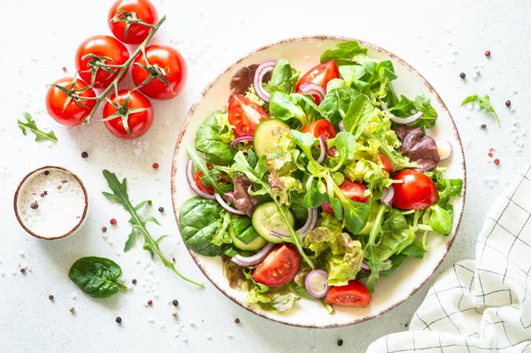 Comment préparer une salade de lentilles aux légumes d'hiver et vinaigrette à la moutarde ?