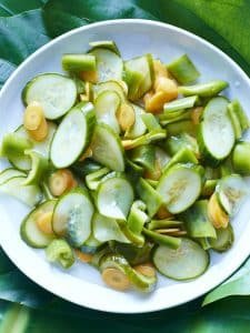 Quelle est la meilleure manière de préparer une soupe aux légumes d'hiver et saucisses ?