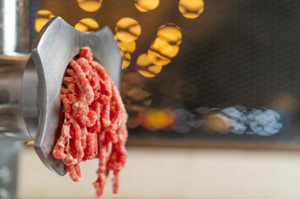 Hachoir électrique en cuisine : conseils d'achat et d'utilisation